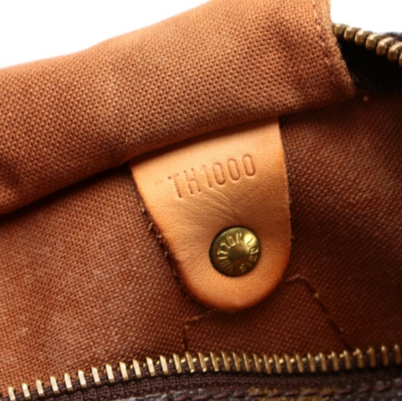 [Professionally Authenticated] Louis Vuitton Speedy 30 Bag in Monogram Canvas - Picture 5 of 8